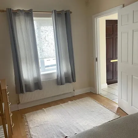 아파트 Ground Floor One Bedroom *